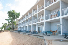 Grand Beach Resort Hotel  Траверс Сити